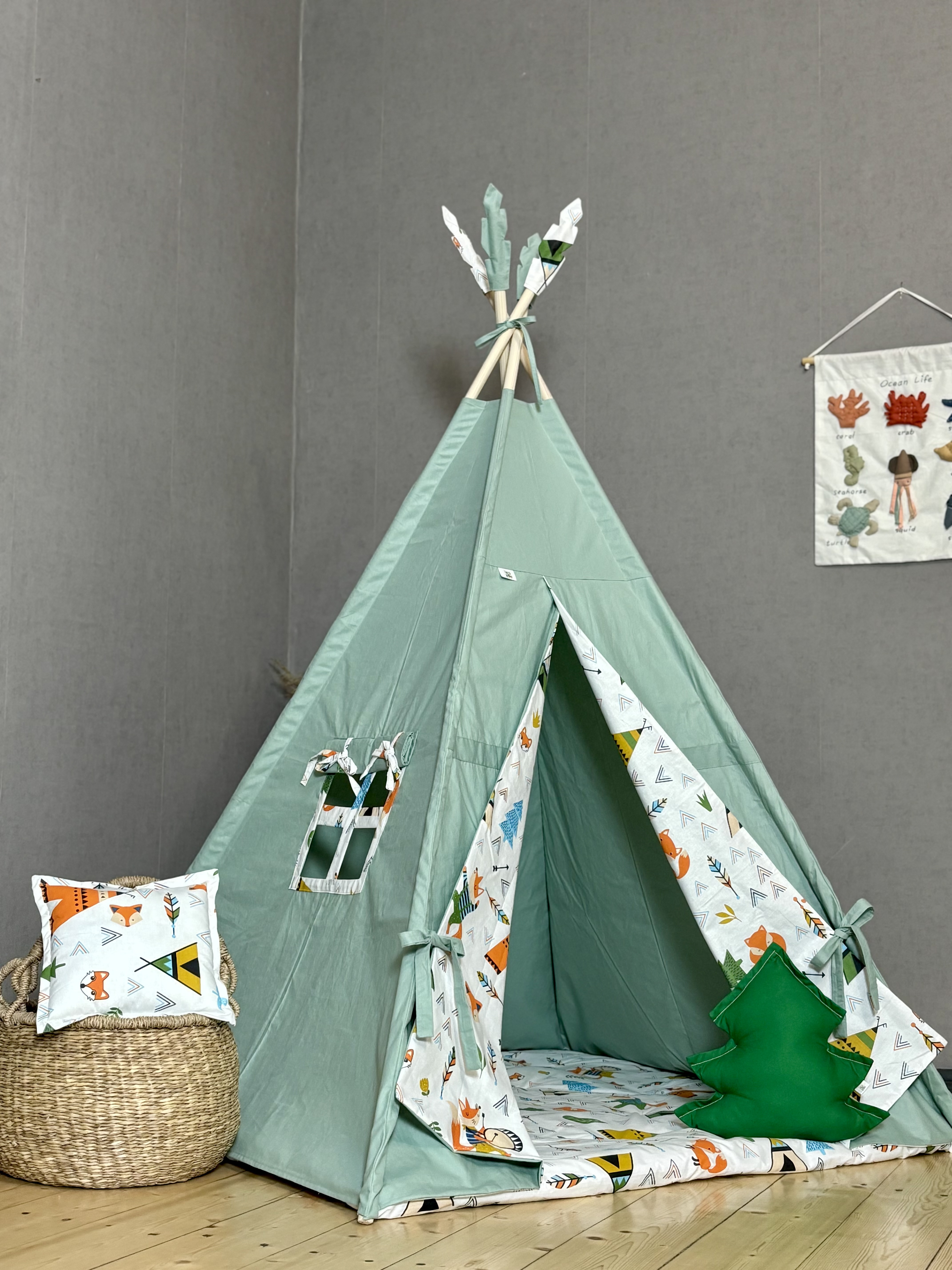 Green tent with fox print