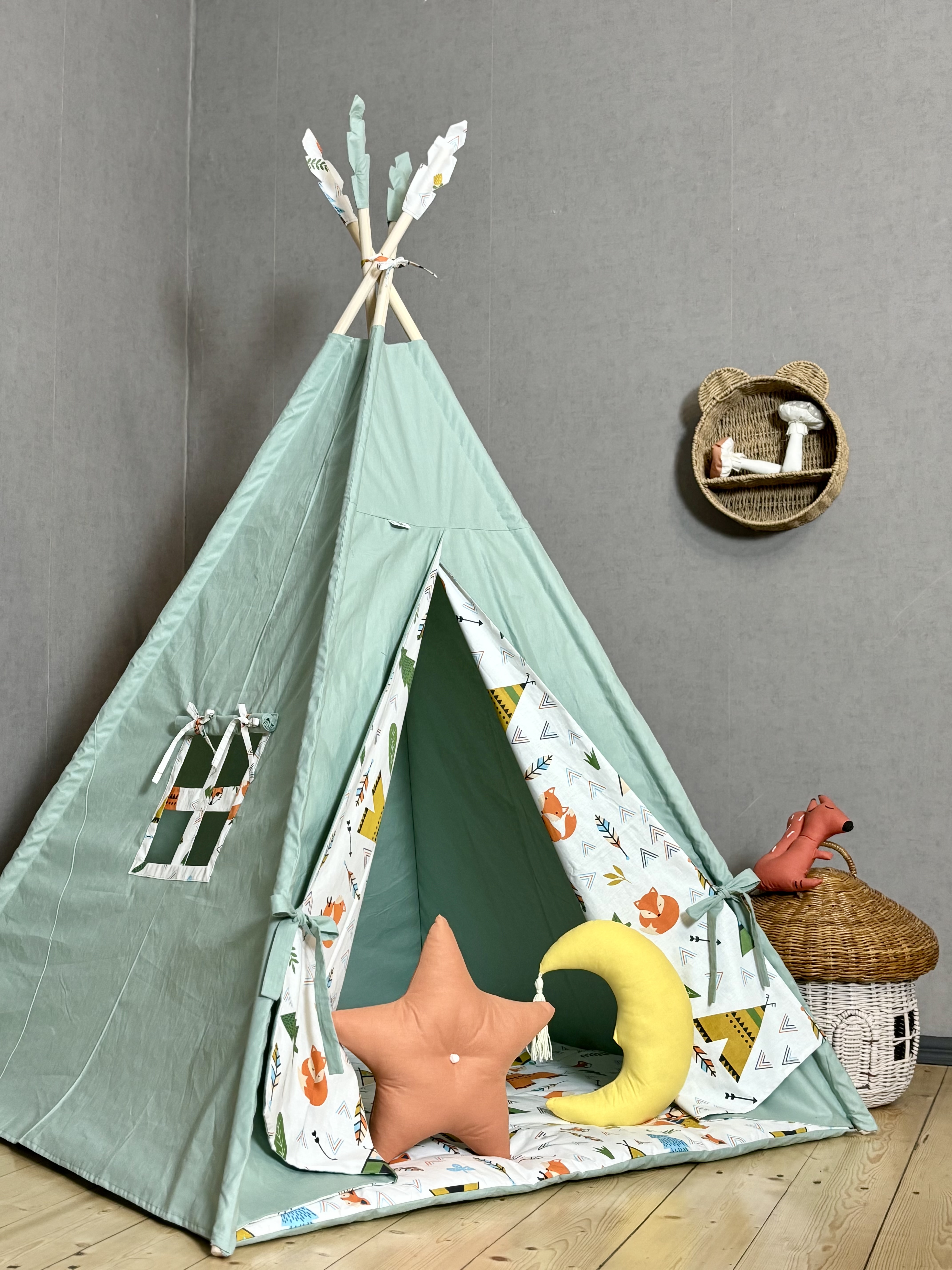 Green tent with fox print