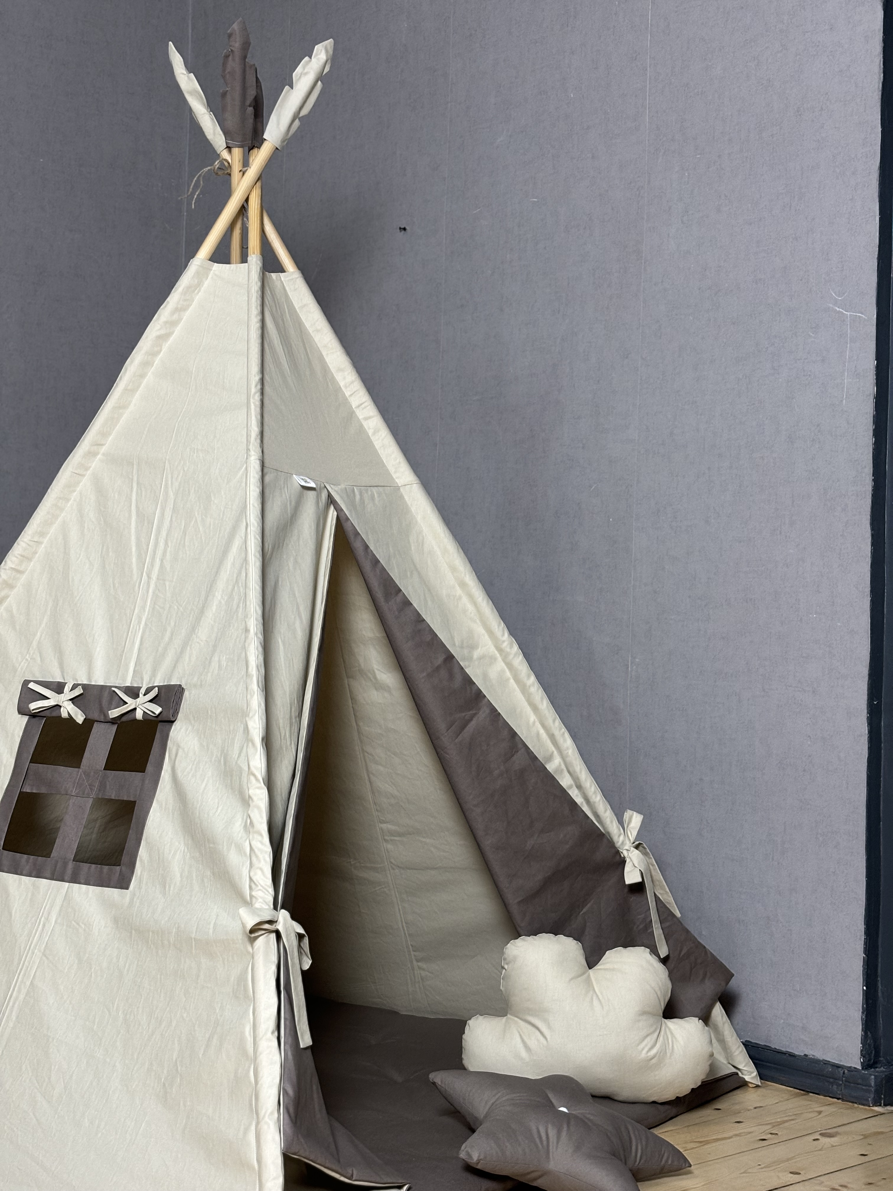 Children's tent, beige, with brown padding