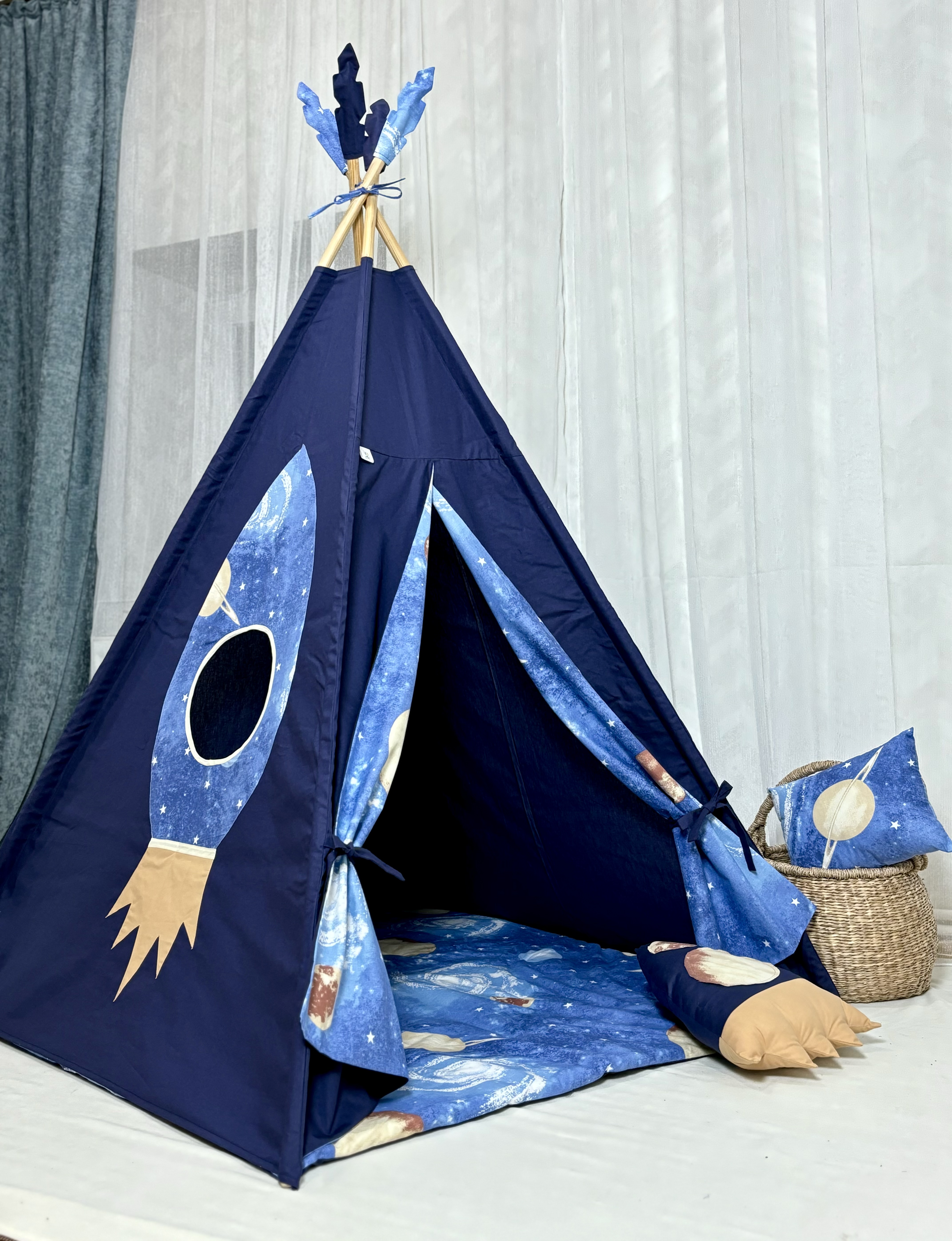 kids' tent Planets