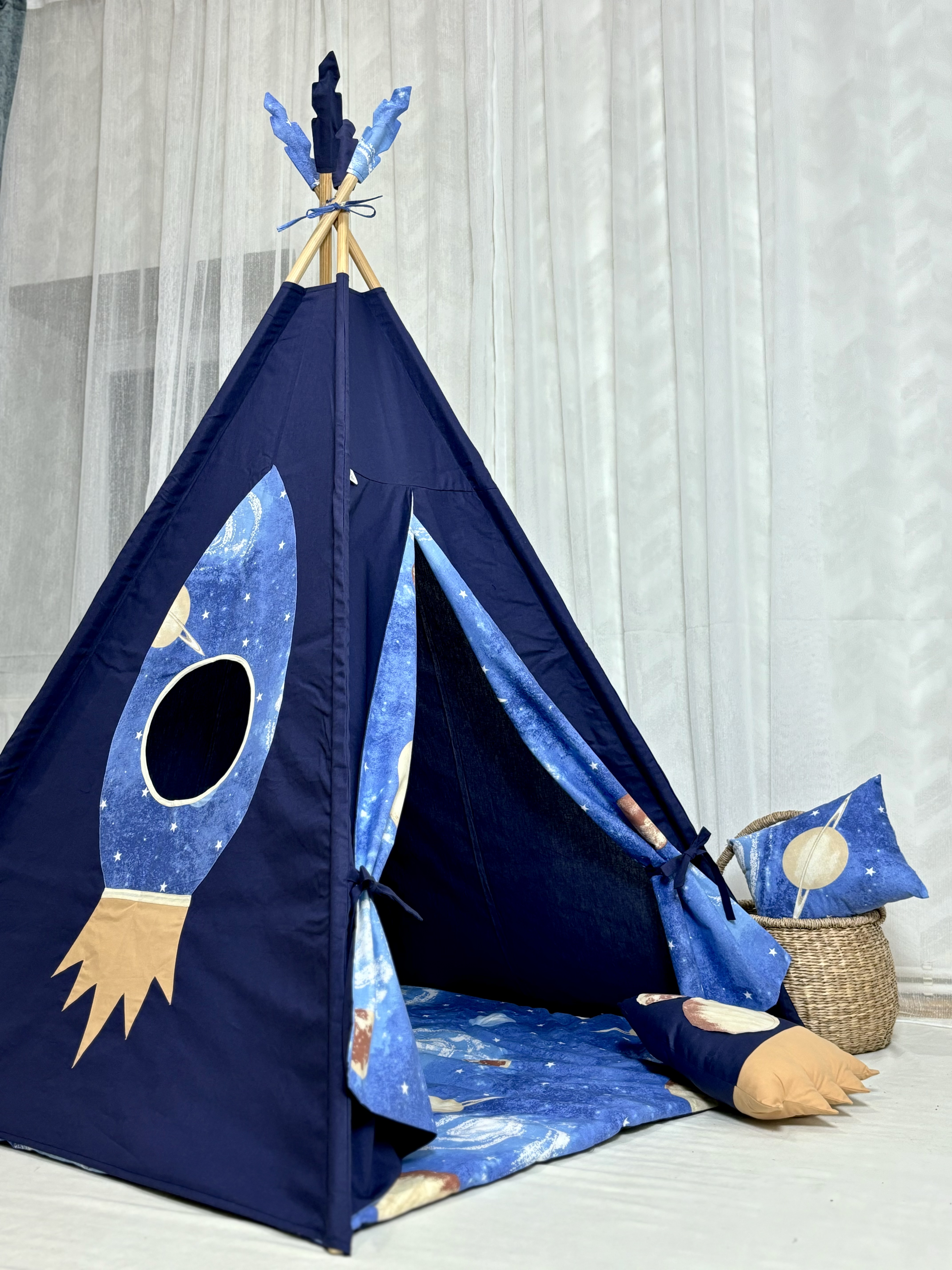 kids' tent Planets