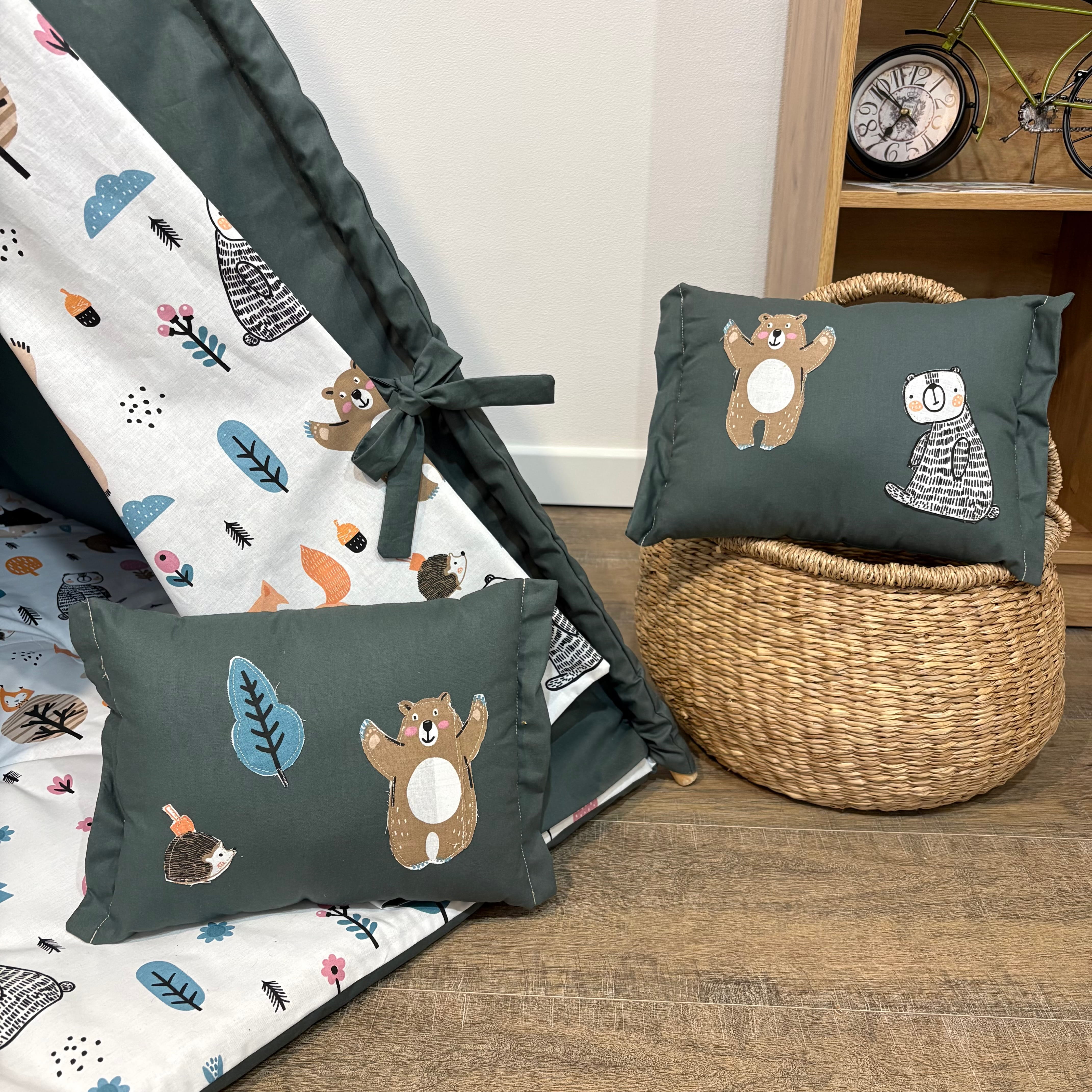 მწვანე კარავი დათუნიებიანი პრინტით