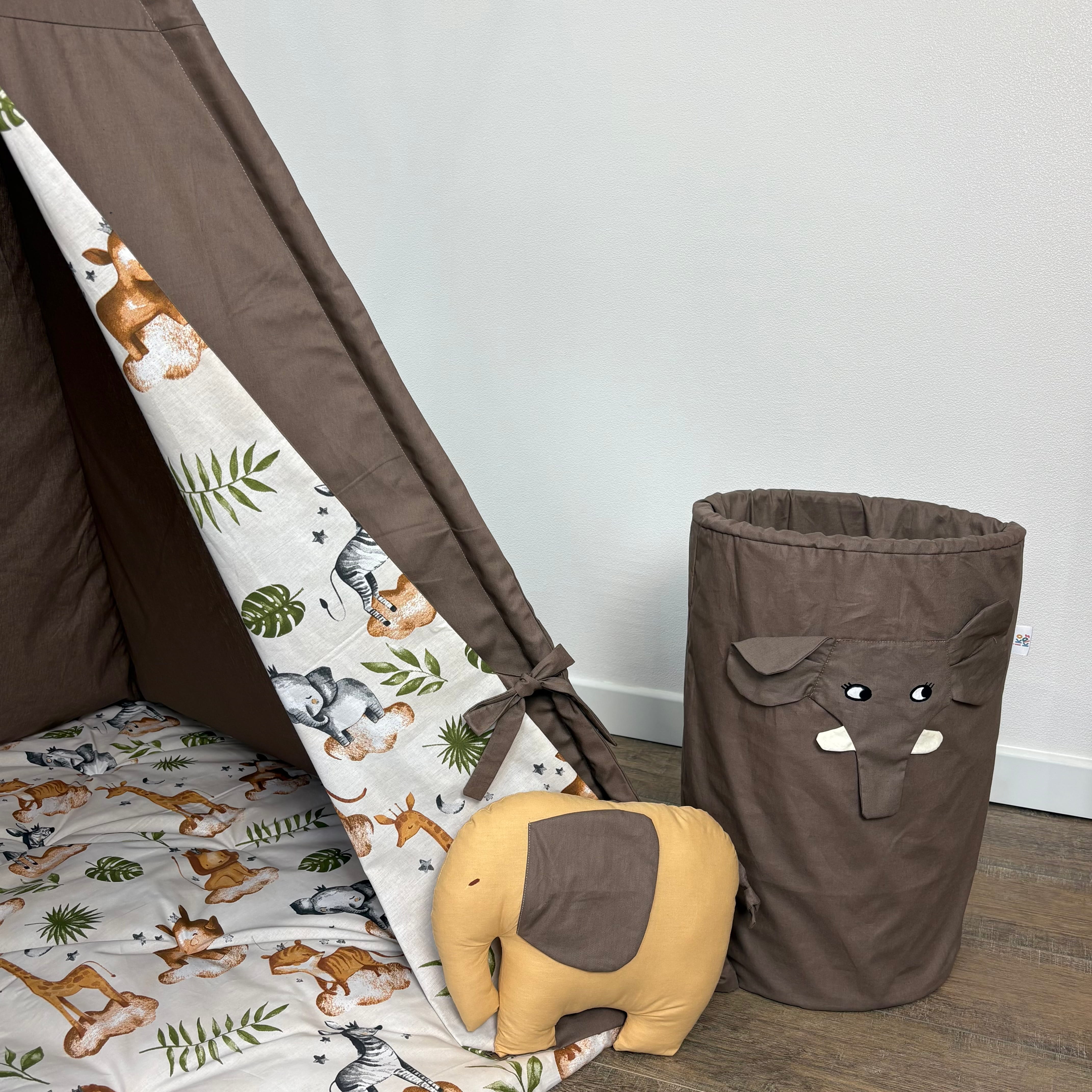 ყავისფერი კარავი ცხოველებიანი პრინტით, სათავსოსთან ერთად